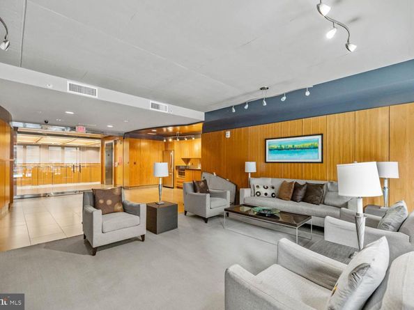 1133 14TH Street NW 802, Washington DC 20005