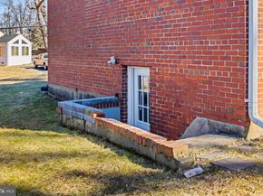 7011 Murray Lane, Annandale VA 22003