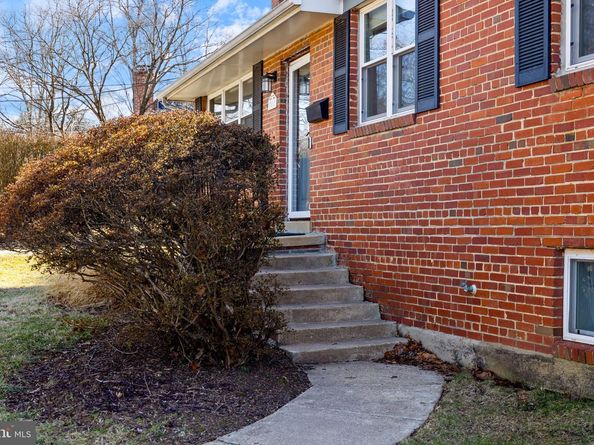 7011 Murray Lane, Annandale VA 22003