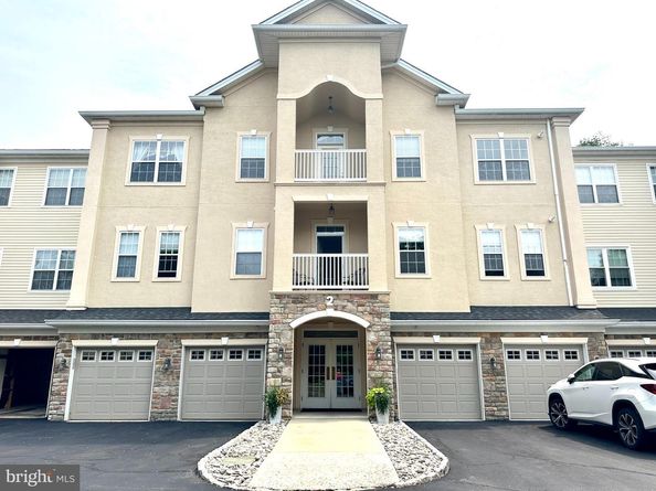 2 Falcon Drive 202, Holland PA 18966