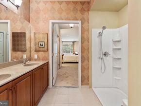 2 Falcon Drive 202, Holland PA 18966