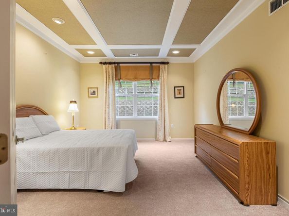 2 Falcon Drive 202, Holland PA 18966