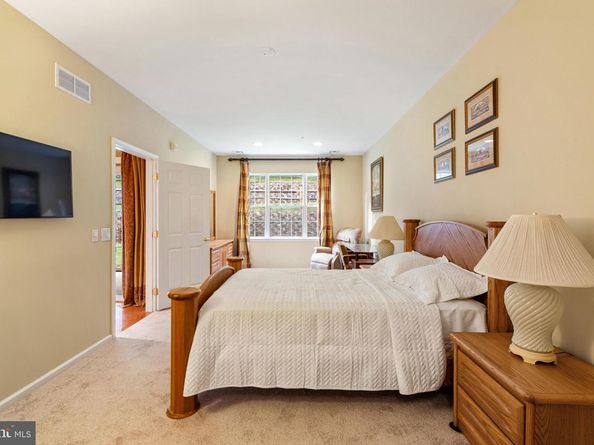 2 Falcon Drive 202, Holland PA 18966