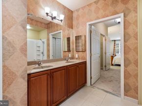 2 Falcon Drive 202, Holland PA 18966