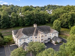 2 Falcon Drive 202, Holland PA 18966