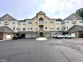 2 Falcon Drive 202, Holland PA 18966