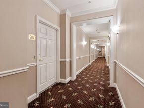 2 Falcon Drive 202, Holland PA 18966