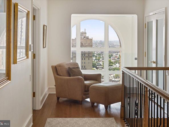 1901 Walnut Street 19D & 20D, Philadelphia PA 19103