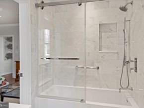 1901 Walnut Street 19D & 20D, Philadelphia PA 19103