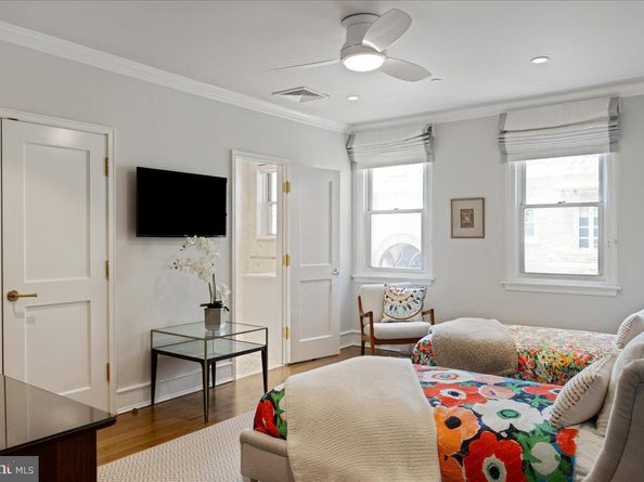 1901 Walnut Street 19D & 20D, Philadelphia PA 19103