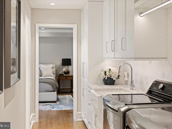 1901 Walnut Street 19D & 20D, Philadelphia PA 19103
