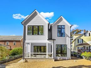 629 N Lincoln Street N, Arlington VA 22201