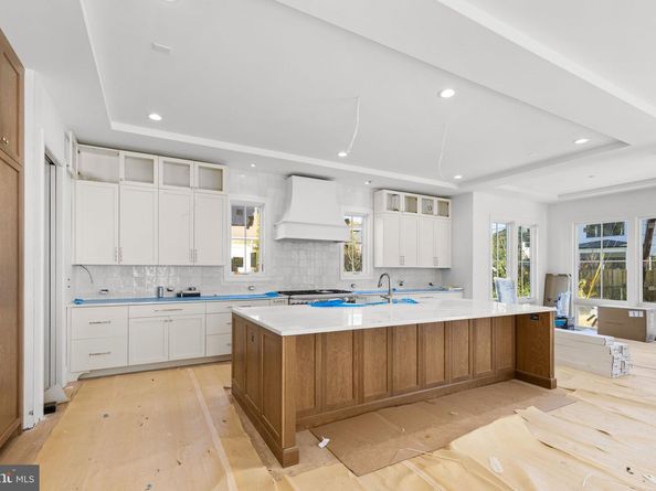 629 N Lincoln Street N, Arlington VA 22201