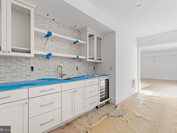 629 N Lincoln Street N, Arlington VA 22201