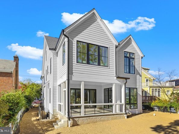 629 N Lincoln Street N, Arlington VA 22201