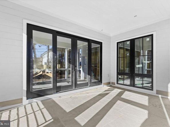 629 N Lincoln Street N, Arlington VA 22201