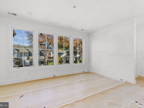 629 N Lincoln Street N, Arlington VA 22201