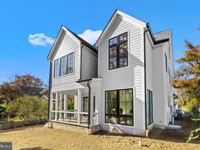 629 N Lincoln Street N, Arlington VA 22201