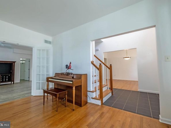 920 Napfle Avenue, Philadelphia PA 19111