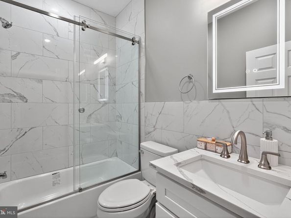2542 Arcadia Street, Philadelphia PA 19125