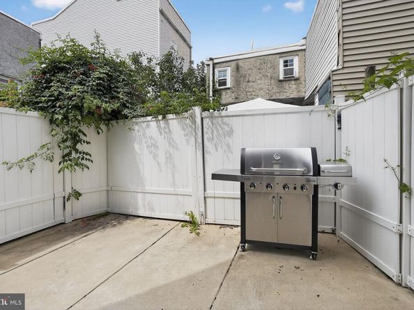 2542 Arcadia Street, Philadelphia PA 19125