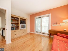 9 Avignon 9, Devon PA 19333