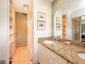 9 Avignon 9, Devon PA 19333