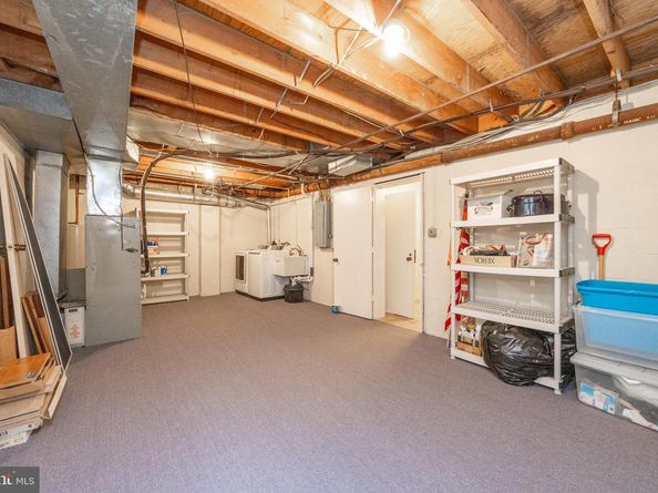 9 Avignon 9, Devon PA 19333