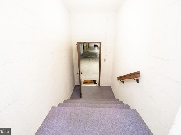 9 Avignon 9, Devon PA 19333