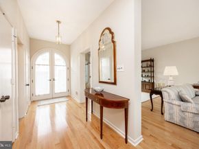 9 Avignon 9, Devon PA 19333