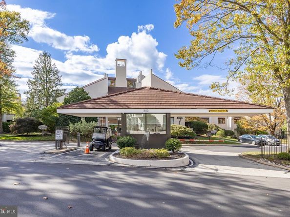 9 Avignon 9, Devon PA 19333