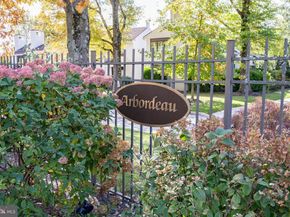 9 Avignon 9, Devon PA 19333