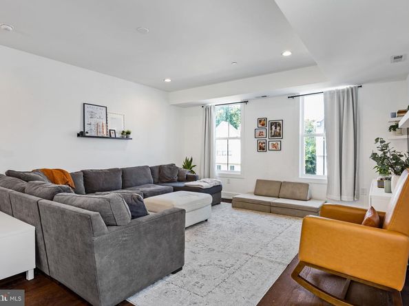 6707 Cinnaminson Court, Philadelphia PA 19128