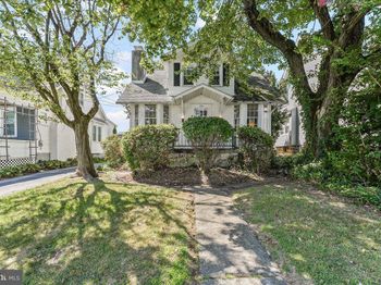 208 E Cleveland Avenue