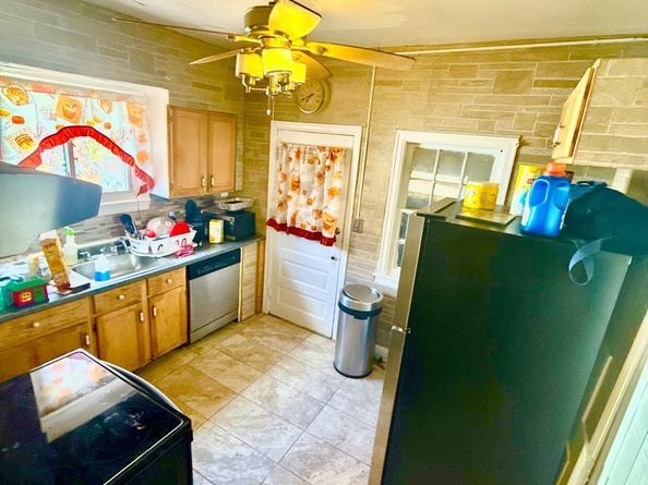 1208 44TH Place SE, Washington DC 20019