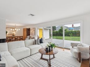 28 Rust Hill Road, Levittown PA 19056