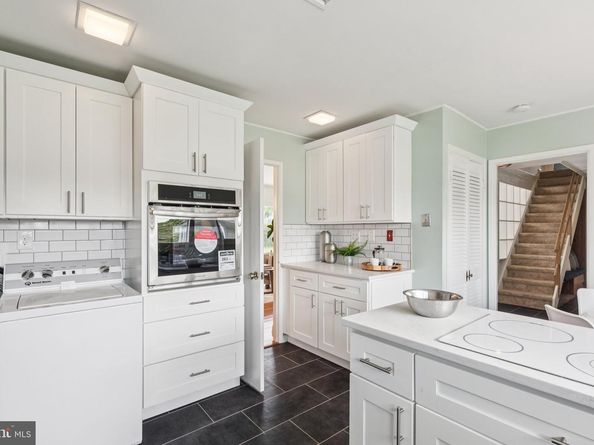 28 Rust Hill Road, Levittown PA 19056