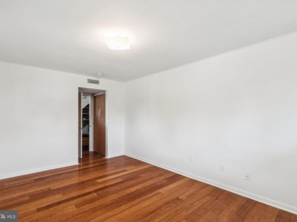28 Rust Hill Road, Levittown PA 19056