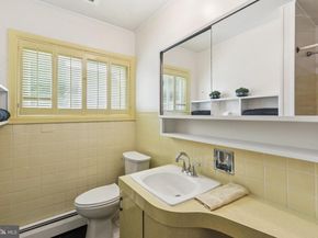 28 Rust Hill Road, Levittown PA 19056