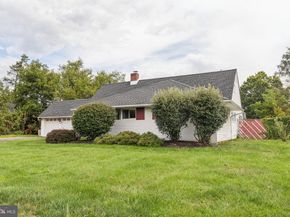 28 Rust Hill Road, Levittown PA 19056