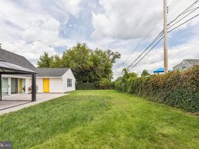 28 Rust Hill Road, Levittown PA 19056