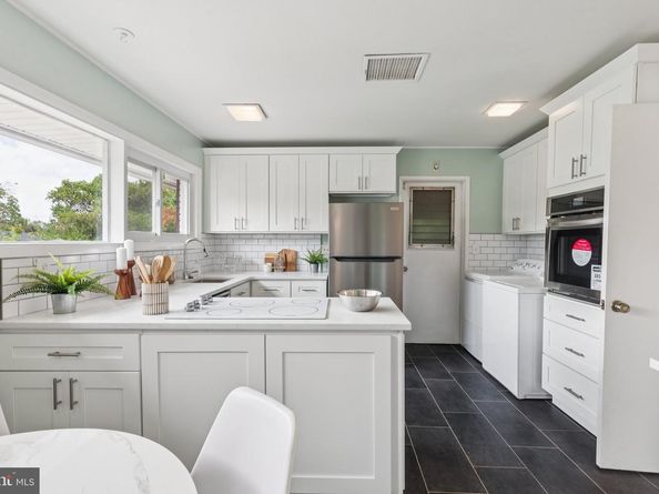 28 Rust Hill Road, Levittown PA 19056