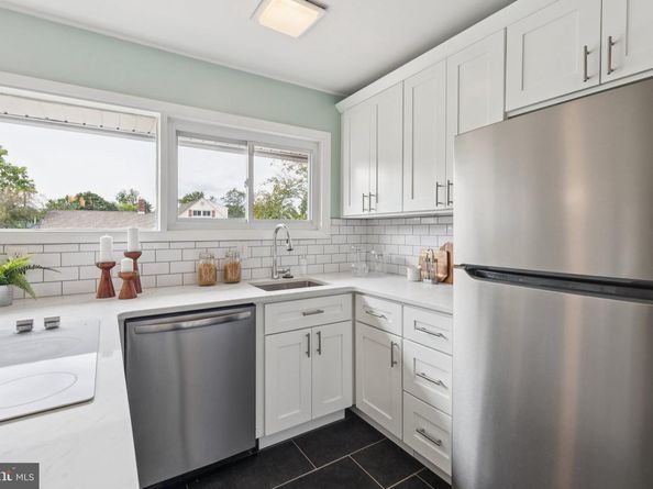 28 Rust Hill Road, Levittown PA 19056