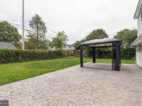 28 Rust Hill Road, Levittown PA 19056