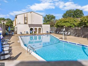 615 Center Street T4, Herndon VA 20170