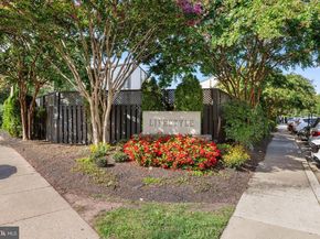 615 Center Street T4, Herndon VA 20170