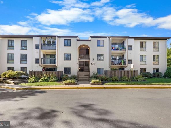 615 Center Street T4, Herndon VA 20170