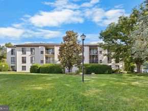 615 Center Street T4, Herndon VA 20170