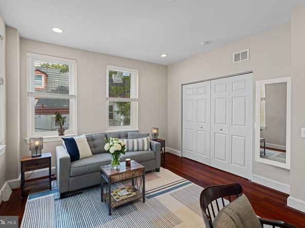 215 Christian Street, Philadelphia PA 19147