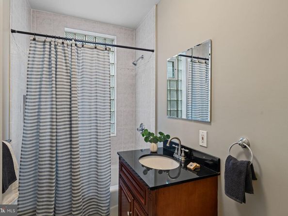 215 Christian Street, Philadelphia PA 19147